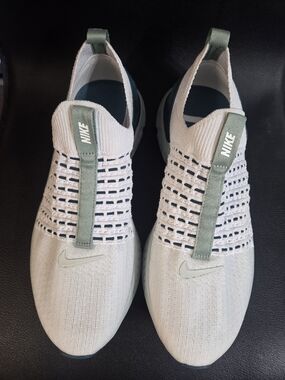 Nike React Phantom Run Flyknit 2 Size 9.5 Dark Teal Green. Brand New (No Box)